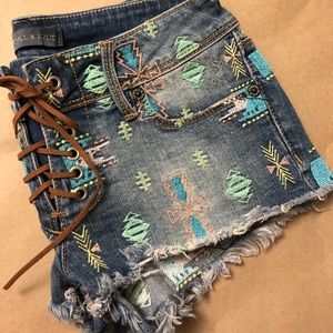 Kendall & Kylie lace up Shorts